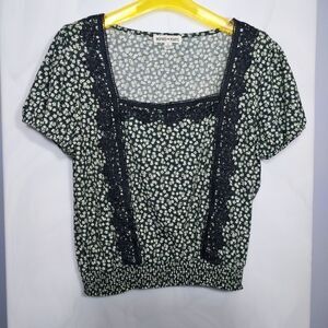 Women's Top Sz L Ditsy Floral Daisy Lace Trim Dark Romantic Crochet Boho Chic